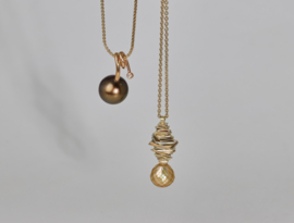 Stapel hanger met parel (goud)