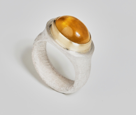 Cleopatra ring met gold beryl (dwars)