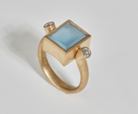 Aqumarijn ring met diamanten