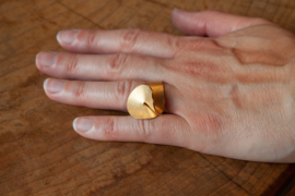 Cardillac ring geelgoud, Lotus