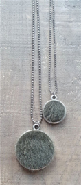 Fluffy Vacht Ketting/Bedel Armygroen  [7036]