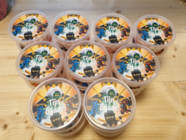 TRAKTATIE: BAKJE+Sticker