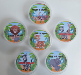 TRAKTATIE: BAKJE+Sticker