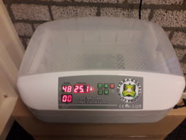 Dragon premium incubator, Voor 6 krekelbakjes