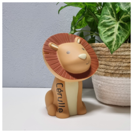 Hakuna Leeuw spaarpot met naam | Atelier Pierre Money Box Honey