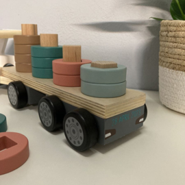 Kids Concept Sorter Ring Truck Aiden | Kids Concept Vrachtwagen Stapeltoren met naam | Vrachtauto