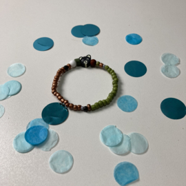 Armbandje met naam zwart/wit candy - groen bruin | FeelGood Armcandy