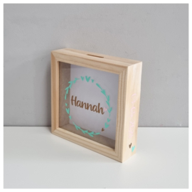 Houten Spaarpot met Naam en Bloemenkrans | Circle of Life