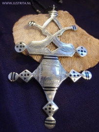 T 42 Toeareg kompas kruis /  Tuareg Compass cross pendant