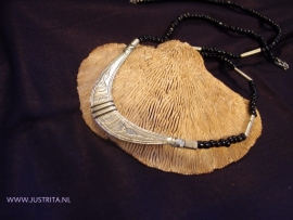 T 39 ketting "half moon" / Necklace "half moon"