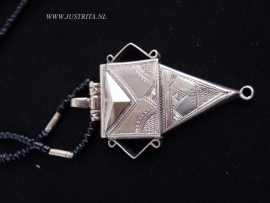 T 36 Toeareg ketting / Tuareg necklace