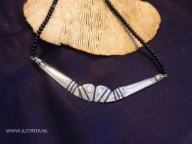 T 40 Ketting "half moon" / Necklace "half moon"