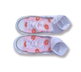 Sok004 Sneaker sokken roze met kusjes sneakers
