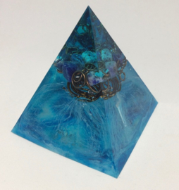 Pyramide Blauw met Sodaliet