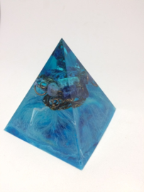 Pyramide Blauw met Sodaliet