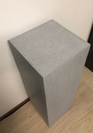 Zuil betonlook grijs 100 cm, voor binnen en buiten
