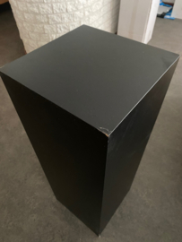 zuil mdf mat zwart 28x28x80cm, voor binnen