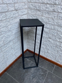 plantentafel/zuil metaal zwart met zwart houten bovenblad 80 cm