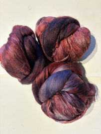Shawl pakket margilan nummer 9 hortensia zelfgeverfde margilan zijde 250x 45 cm en 2,5 meter zelfgeverfde wol met 50% zijde