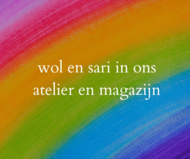 Onze wol en sari zijde in ons atelier en ons magazijn