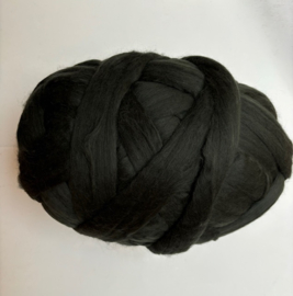 Merinowol (50 gram), groen zwart , kleurcode 575 extra fijn, 19,5 micron