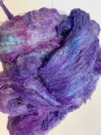 Moerbei zijde lap zelfgeverfd, paars lila licht blauw tinten,  nummer 24 per 10 gram