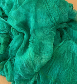 Margilan / gaas kant zijde / Oezbekistan zijde,  nummer 32 smaragd zelf geverfd 90 breed prijs per 50 cm