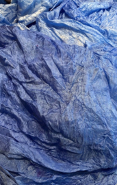 Gaas zijde uit Oezbekistan zijde , zelf geverfd,  blauw nummer 24 (kwaliteit tussen chiffon en ponge) 90 breed prijs per 50 cm