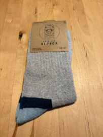 Alpaca sokken , 85% alpaca 10 % katoen5 % polyester maat 36-41 grijs petrol blokjes