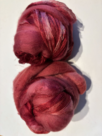 Shawl pakket margilan nummer 4 rosé rood tinten: zelfgeverfde margilan zijde 250x 45 cm en 2,5 meter wol met 50% zijde