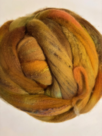Zelf geverfde merinowol met 30% zijde, nummer 85 oker herfst tinten, per 50gram