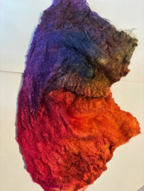 Moerbei zijde lap zelfgeverfd,regenboog,  nummer 19 per 10 gram