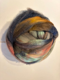 Zelf geverfde merinowol met zijde, nummer 81 oud multi tinten, per 50 gram