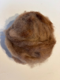 Zelf geverfde wensleydale wol in lont, nummer 3 bruintinten, per 35 gram