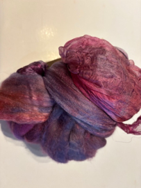 Shawl pakket  margilan nummer 3 rosé lila aubergine  tinten: zelfgeverfde margilan zijde 250x 45 cm en 2,5 meter zelfgeverfde wol met 50% zijde