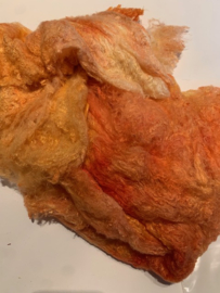 Moerbei zijde lap zelfgeverfd, oranje zalm,  nummer 9 per 10 gram
