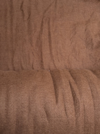 Naaldvlies, 20/21 micron, chocola kleur 29, 100 breed 150 gr/m, per meter