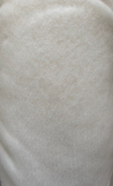 Naaldvlies ecru 80% wol 20% alpaca, 120cm breed 100 g/m,  per meter