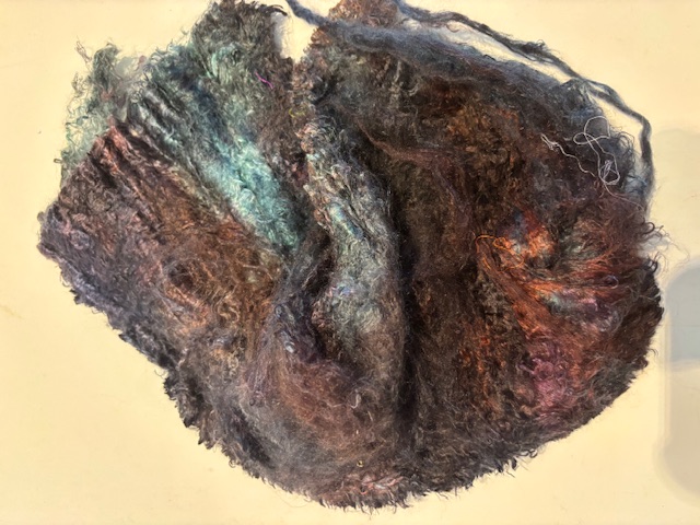 Oezbekistan zijde lap zelfgeverfd, donker blauw aubergine tinten,  nummer 113 per 15 gram
