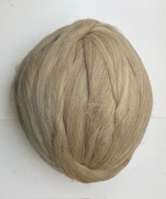 Italiaanse  wol in lont 34 micron , beige, per 50 gram