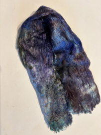 Moerbei zijde lap zelfgeverfd, paars blauw ,  nummer 26 per 10 gram