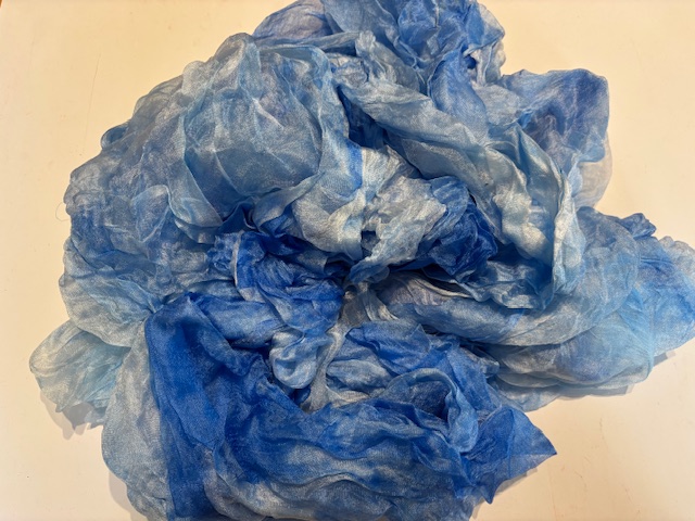 Margilan /gaas kant zijde / Oezbekistan zijde, nummer 20 oranje tinten zelf geverfd 90 breed prijs per 50 cm