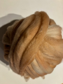 Zelf geverfde merinowol met zijde, nummer 101 huid tinten per 50 gram
