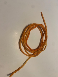 Gerolde ponge 8 zijdedraad, nummer 1 oranje, 120cm