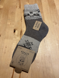 Alpaca sokken iets dikker, 85% alpaca 10 % katoen5 % polyester maat 36-41 beige tinten hert met ster