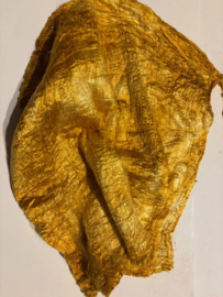 Moerbei zijde lap zelfgeverfd, goud geel,  nummer 18 per 10 gram