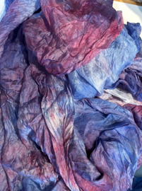 Gaas zijde uit Oezbekistan zijde , zelf geverfd,  blauw hortensia nummer 22 (kwaliteit tussen chiffon en ponge) 90 breed prijs per 50 cm