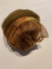 Shawl pakket margilan nummer 47 bruin herfst tinten: 2,5 meter zelfgeverfde wol met 50% zijde, zelfgeverfde 250x 45 cm magilan zijde