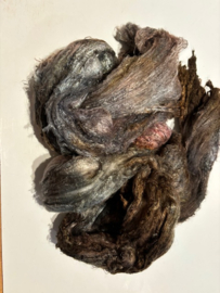 Moerbei zijde lap zelfgeverfd, mauve  tinten,  nummer 1 per 10 gram