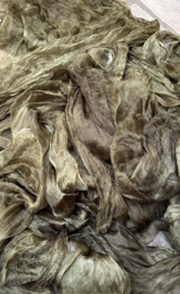 Margilan / gaas kant zijde / Oezbekistan zijde, nummer 23 groen olijf tinten zelf geverfd 90 breed prijs per 50 cm